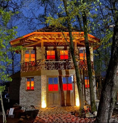 دهکده چوبی پرواز همای